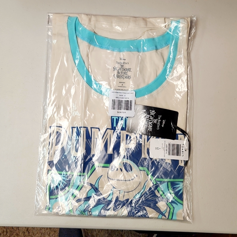 ❤️NWT TORRID NIGHTMARE BEFORE CHRISTMAS PUMPKIN KING HALLOWEEN TEE PLUS - Picture 6 of 10